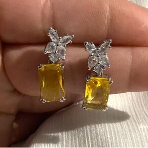 🌼Elegant SilverTone Floral Zircon Cluster Yellow Citrine drop earrings